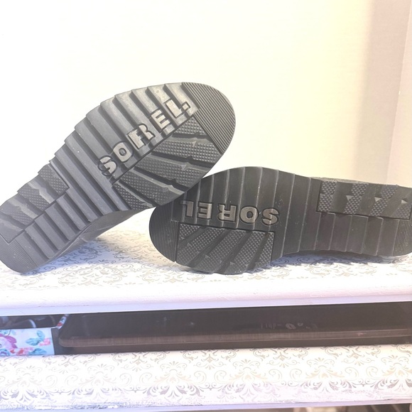 Sorel Harlow Waterproof Chelsea Zip Up Ankle
Boots Size 7.5 - Picture 7 of 10